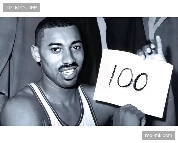 张伯伦场均得分创新高 战术单打主导篮下攻防转换