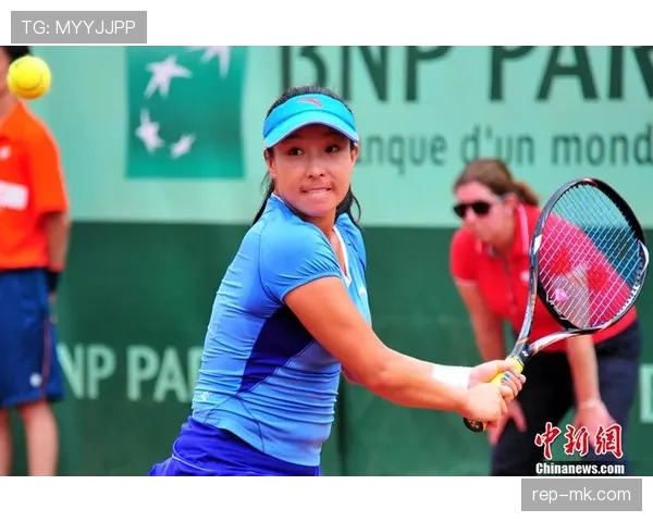 彭帅脱下球鞋逛街的气场，真感觉我们活在两种生活里